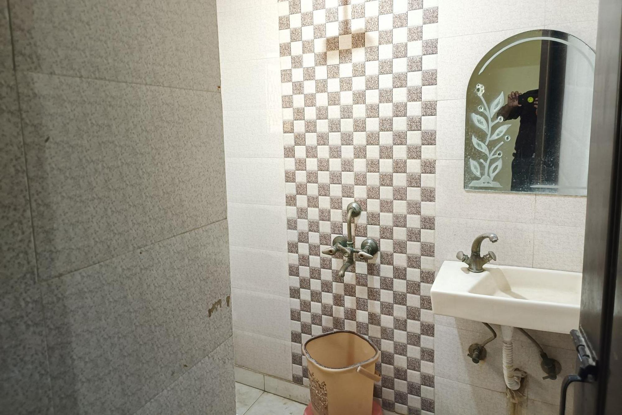 Spot Hotel New Delhi