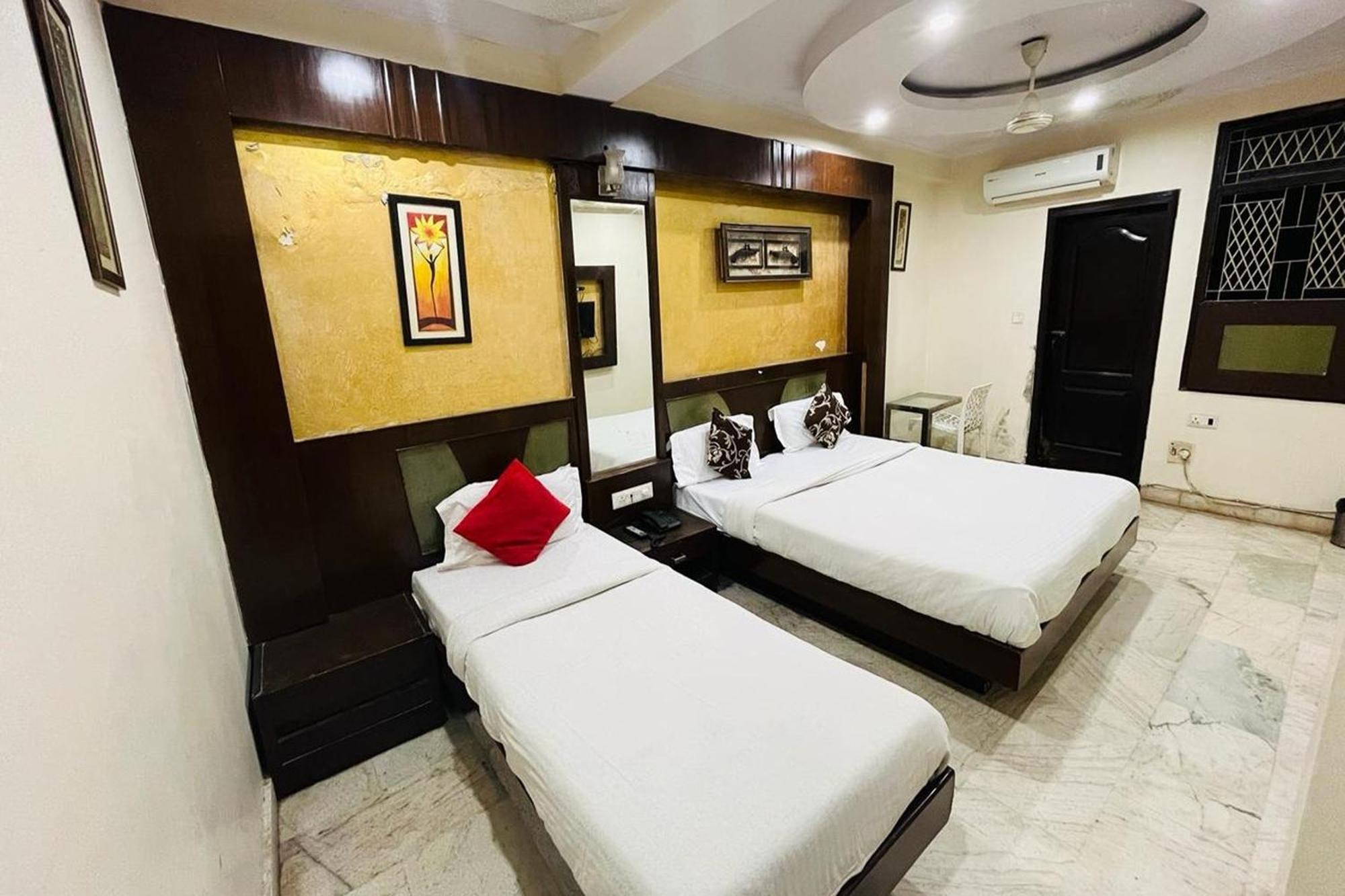 Spot 3* New Delhi
